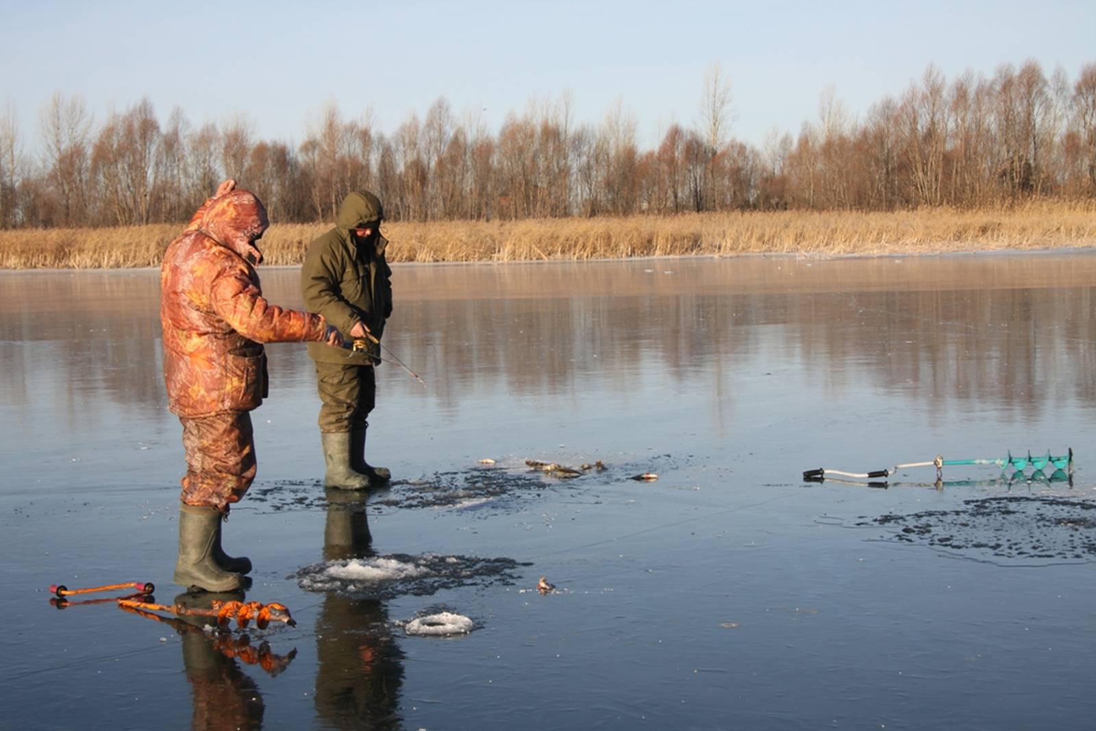 Прогноз зеленодольск. Рыбалка в Зеленодольске. Зимняя рыбалка в Зеленодольске Татарстан. Рыболов Зеленодольск. Рыбалка в Зеленодольске на Волге.